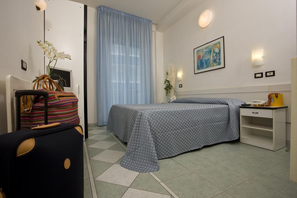 Hotel Elite Cattolica Quarto foto