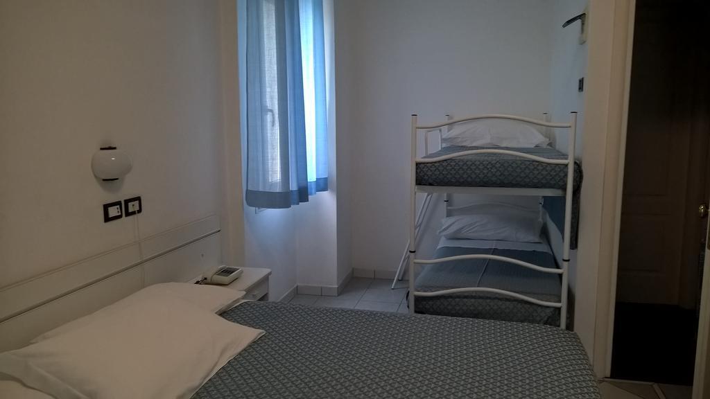Hotel Elite Cattolica Quarto foto